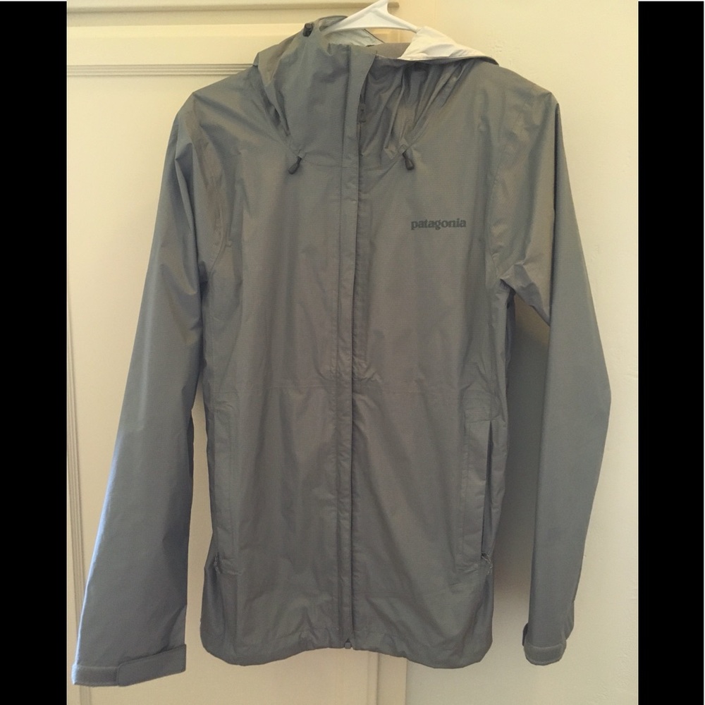 Women’s Patagonia Rain coat Gray M